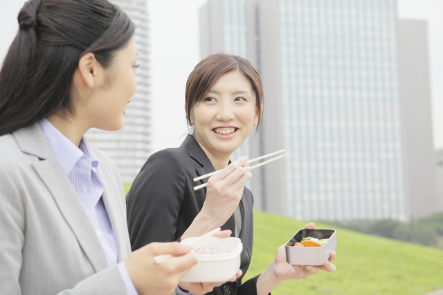 楽な受付嬢の仕事で人見知りの私はすごく成長できた